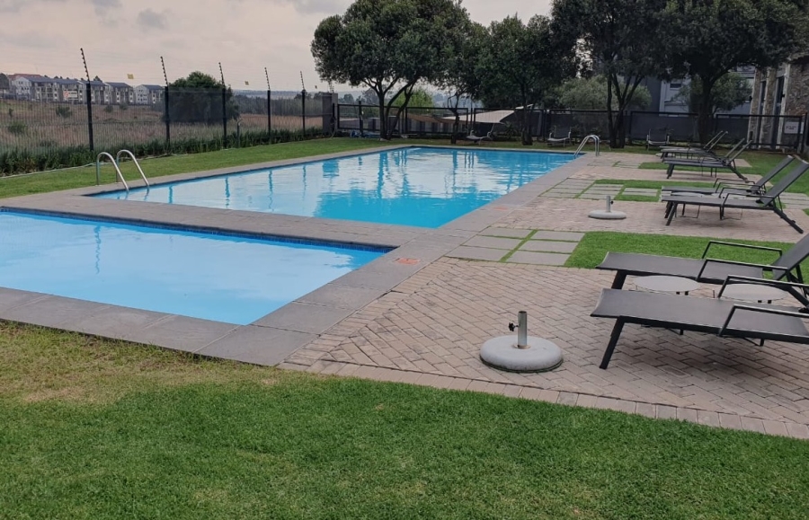 To Let 1 Bedroom Property for Rent in Modderfontein Gauteng