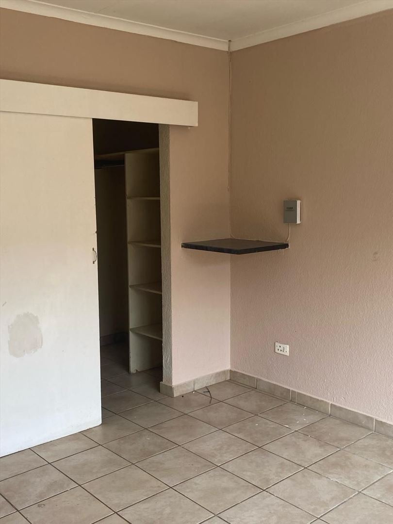 2 Bedroom Property for Sale in Crystal Park Gauteng