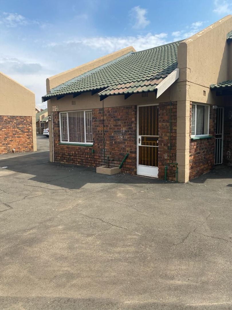 2 Bedroom Property for Sale in Crystal Park Gauteng