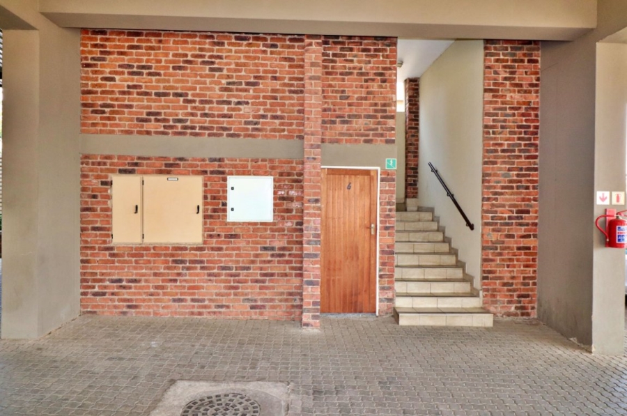 2 Bedroom Property for Sale in Wychwood Gauteng