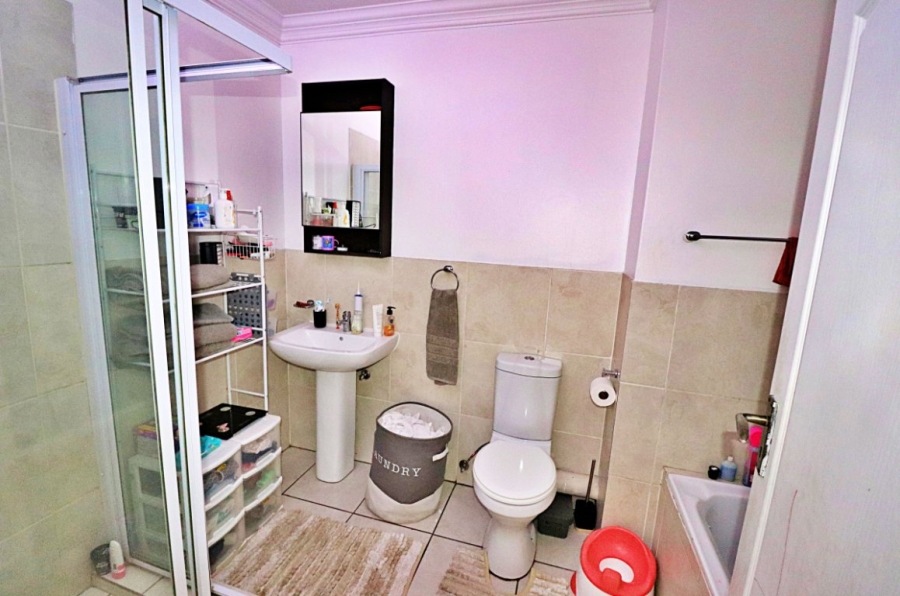 2 Bedroom Property for Sale in Wychwood Gauteng