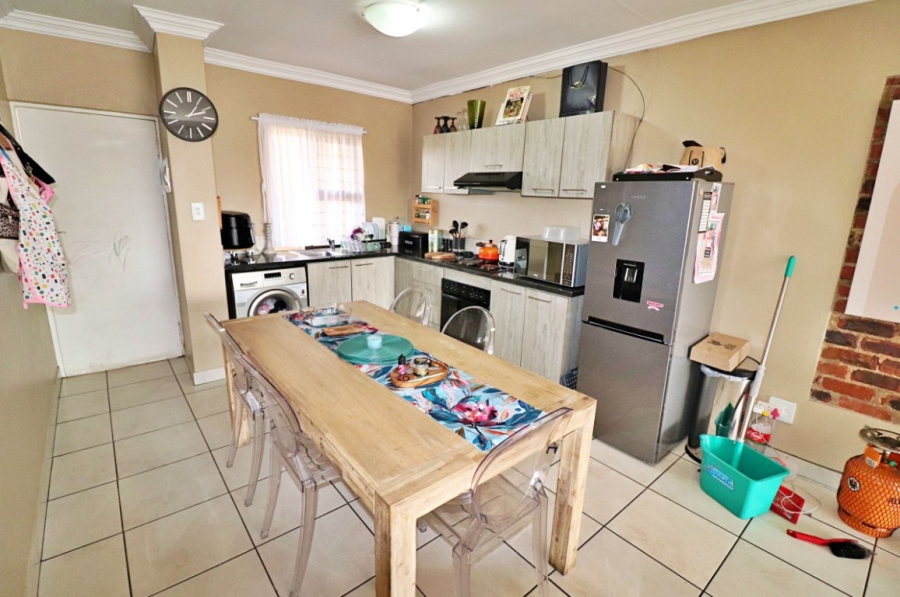 2 Bedroom Property for Sale in Wychwood Gauteng