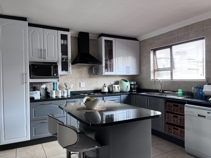 3 Bedroom Property for Sale in Vanderbijlpark SW 5 Gauteng