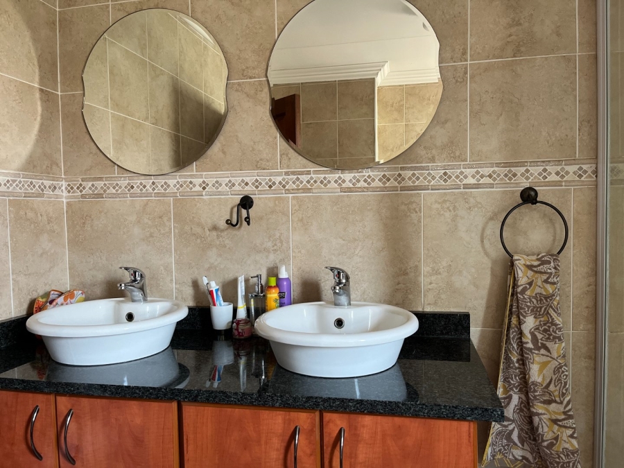 3 Bedroom Property for Sale in Vanderbijlpark SW 5 Gauteng