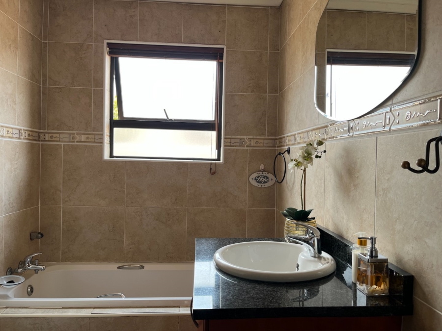 3 Bedroom Property for Sale in Vanderbijlpark SW 5 Gauteng