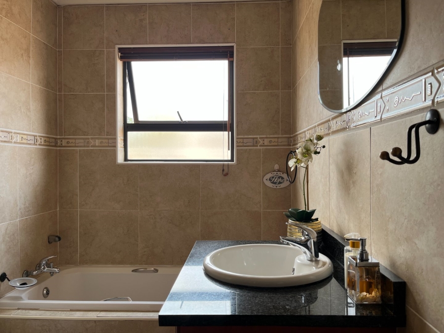 3 Bedroom Property for Sale in Vanderbijlpark SW 5 Gauteng