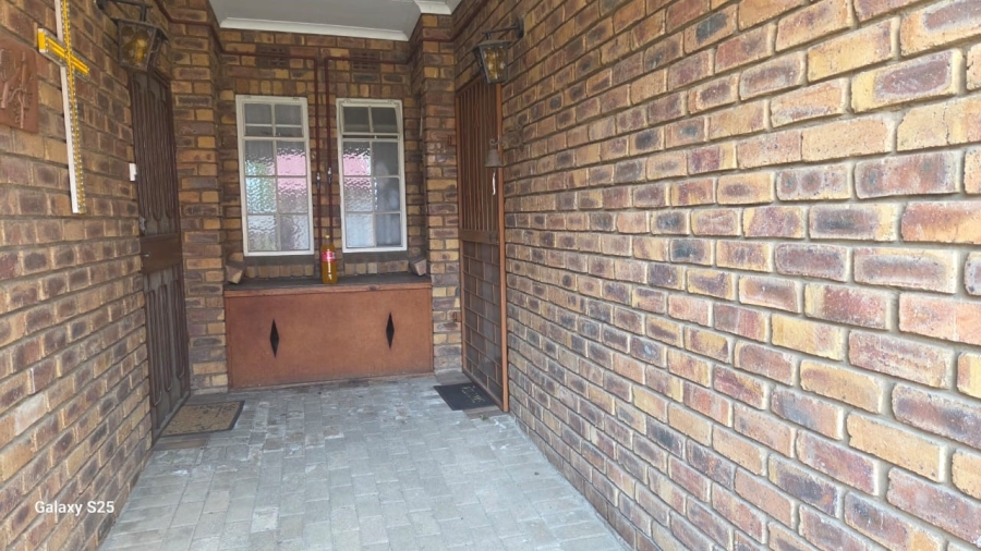 2 Bedroom Property for Sale in Sunair Park Gauteng