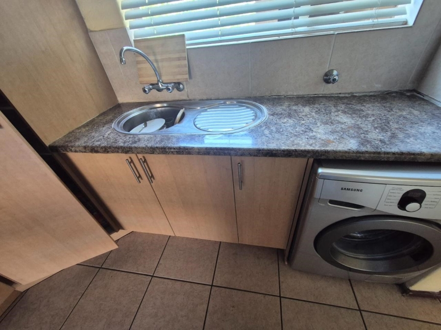 2 Bedroom Property for Sale in Sonneveld Gauteng