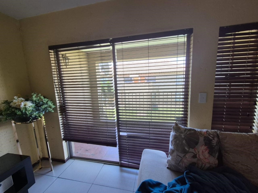 2 Bedroom Property for Sale in Sonneveld Gauteng