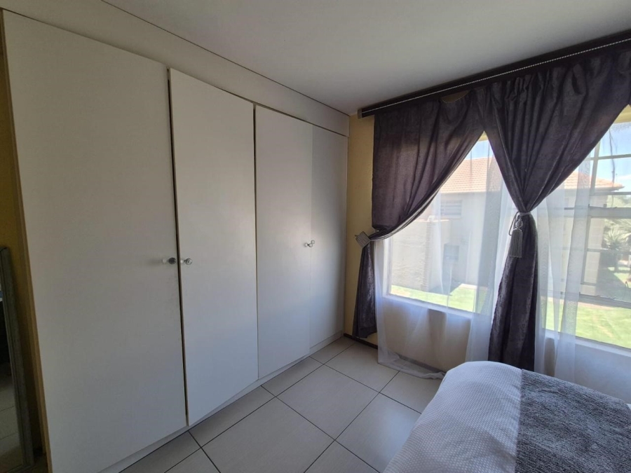 2 Bedroom Property for Sale in Sonneveld Gauteng