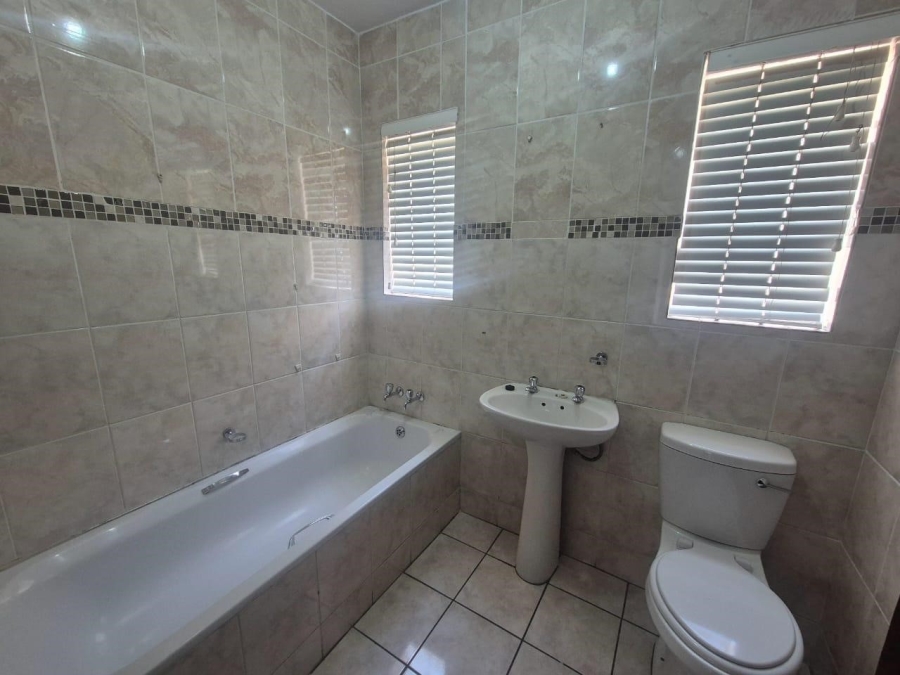 2 Bedroom Property for Sale in Sonneveld Gauteng