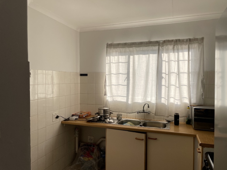 To Let 1 Bedroom Property for Rent in Vorna Valley Gauteng