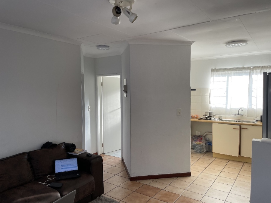 To Let 1 Bedroom Property for Rent in Vorna Valley Gauteng