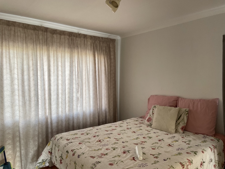 To Let 1 Bedroom Property for Rent in Vorna Valley Gauteng