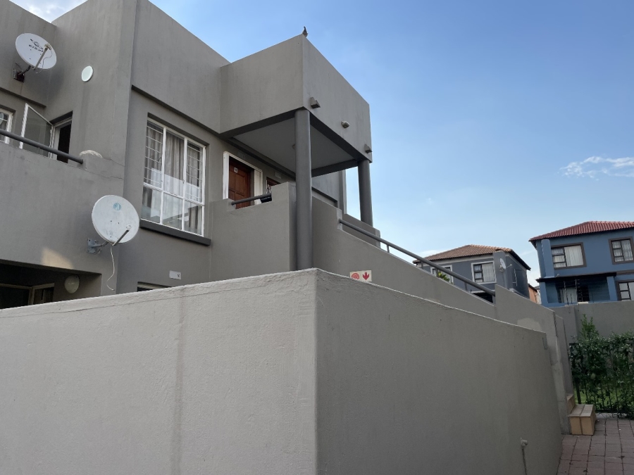 To Let 1 Bedroom Property for Rent in Vorna Valley Gauteng