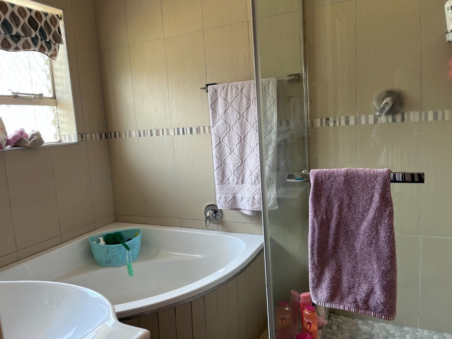 4 Bedroom Property for Sale in Vanderbijlpark SW 5 Gauteng