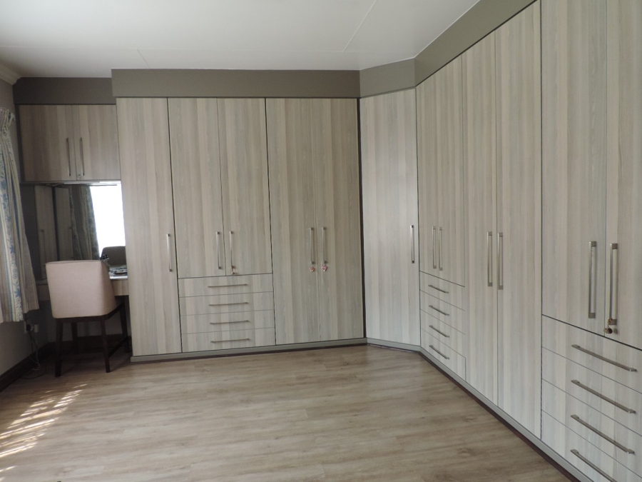 4 Bedroom Property for Sale in Vanderbijlpark SW 5 Gauteng