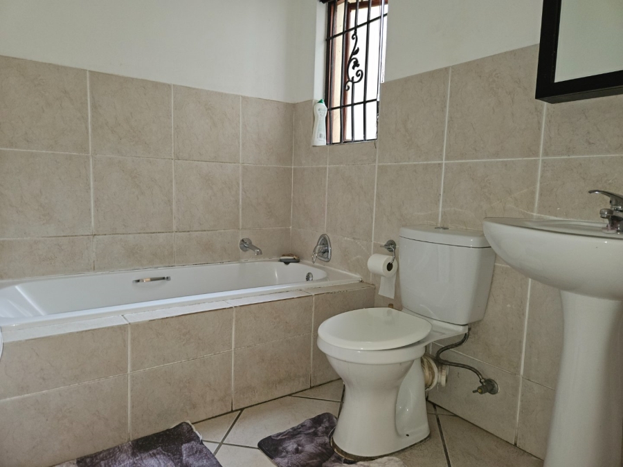 3 Bedroom Property for Sale in Broadacres Gauteng