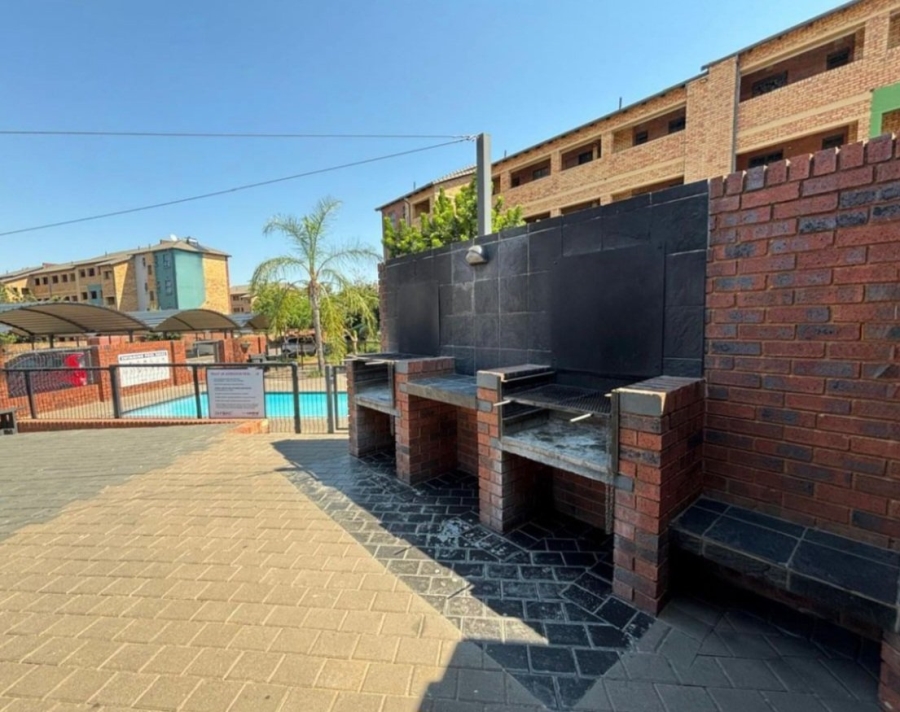 2 Bedroom Property for Sale in Montana Tuine Gauteng