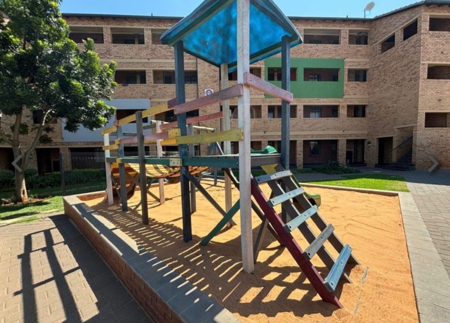 2 Bedroom Property for Sale in Montana Tuine Gauteng