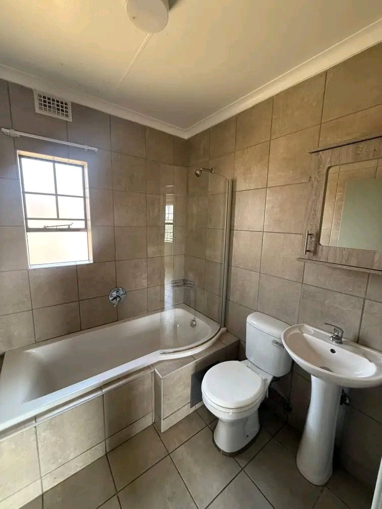 2 Bedroom Property for Sale in Montana Tuine Gauteng