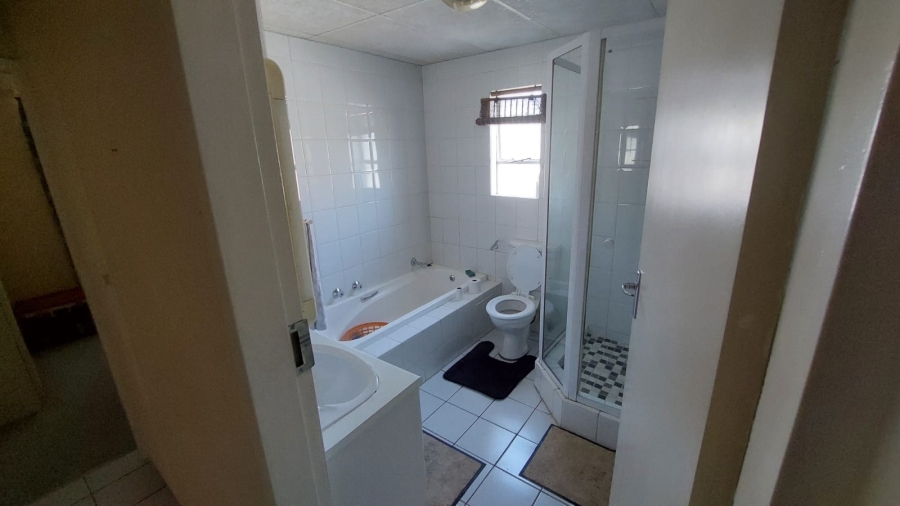2 Bedroom Property for Sale in Vanderbijlpark SW 5 Gauteng
