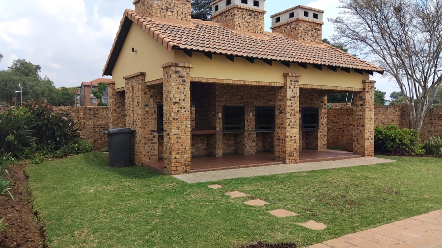2 Bedroom Property for Sale in Halfway Gardens Gauteng