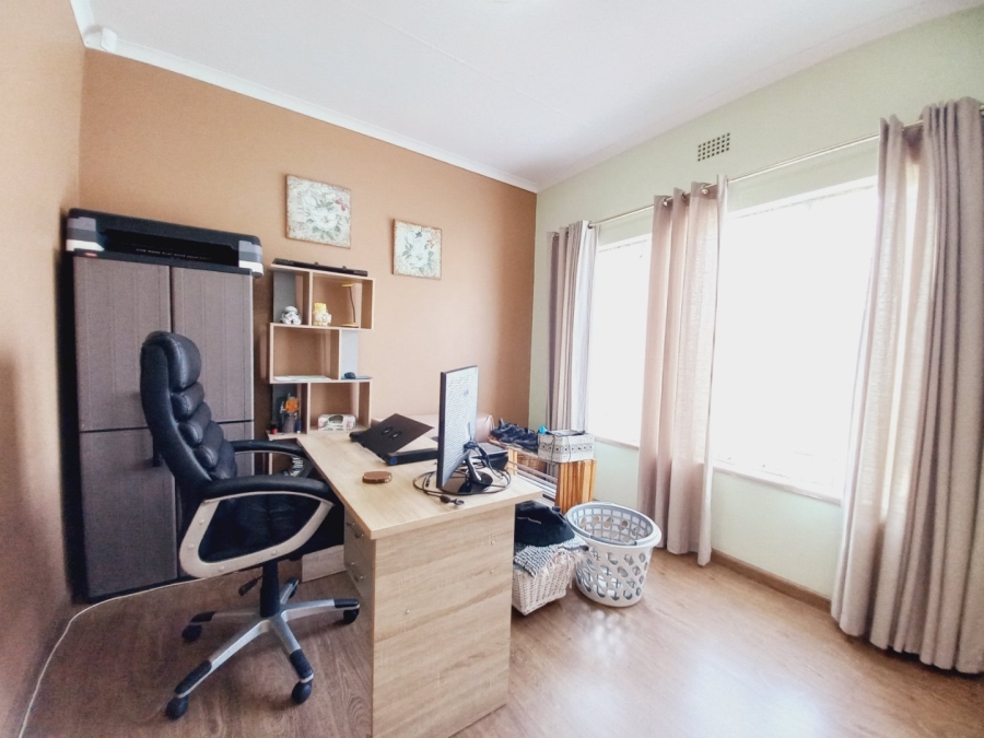 3 Bedroom Property for Sale in Symhurst Gauteng