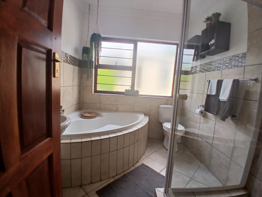 5 Bedroom Property for Sale in Montana Park Gauteng