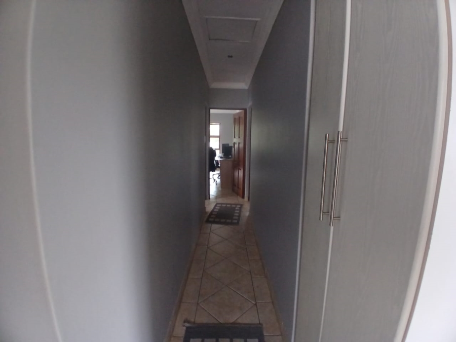 5 Bedroom Property for Sale in Montana Park Gauteng