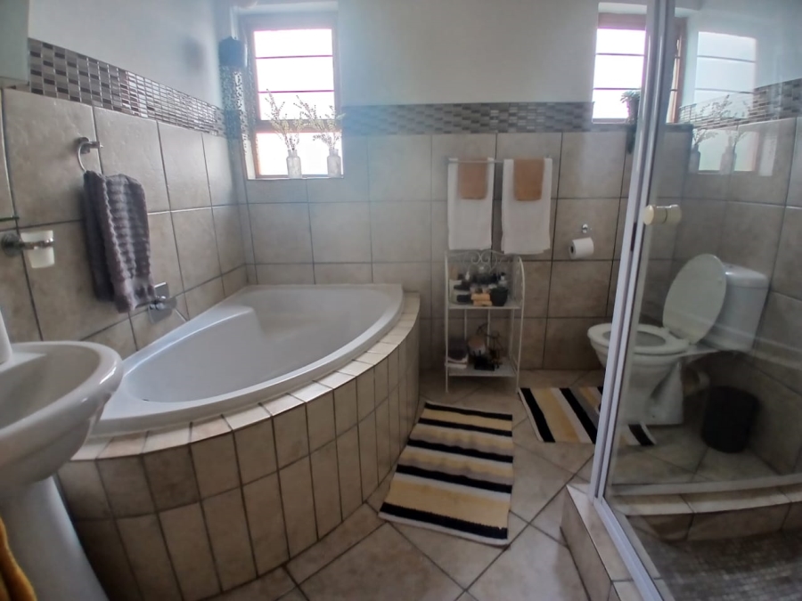 5 Bedroom Property for Sale in Montana Park Gauteng