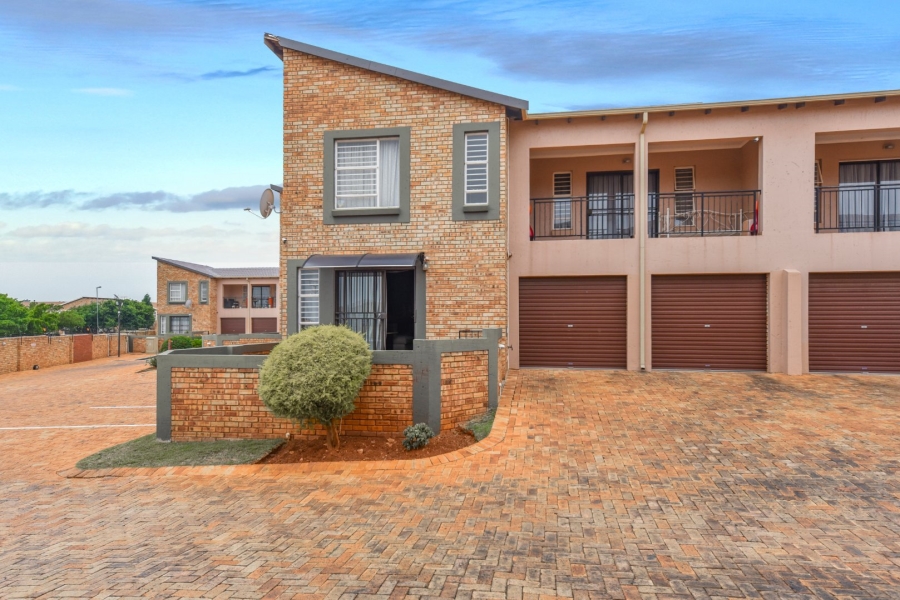 3 Bedroom Property for Sale in Wilgeheuwel Gauteng