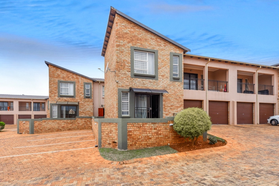 3 Bedroom Property for Sale in Wilgeheuwel Gauteng