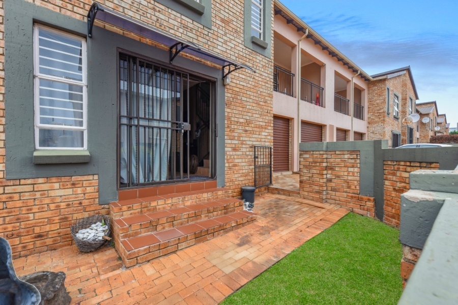 3 Bedroom Property for Sale in Wilgeheuwel Gauteng