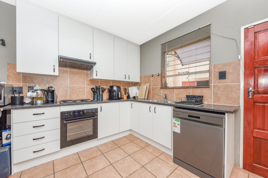 3 Bedroom Property for Sale in Wilgeheuwel Gauteng