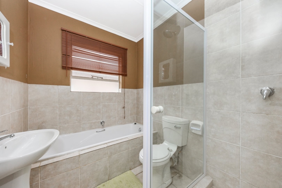 3 Bedroom Property for Sale in Wilgeheuwel Gauteng