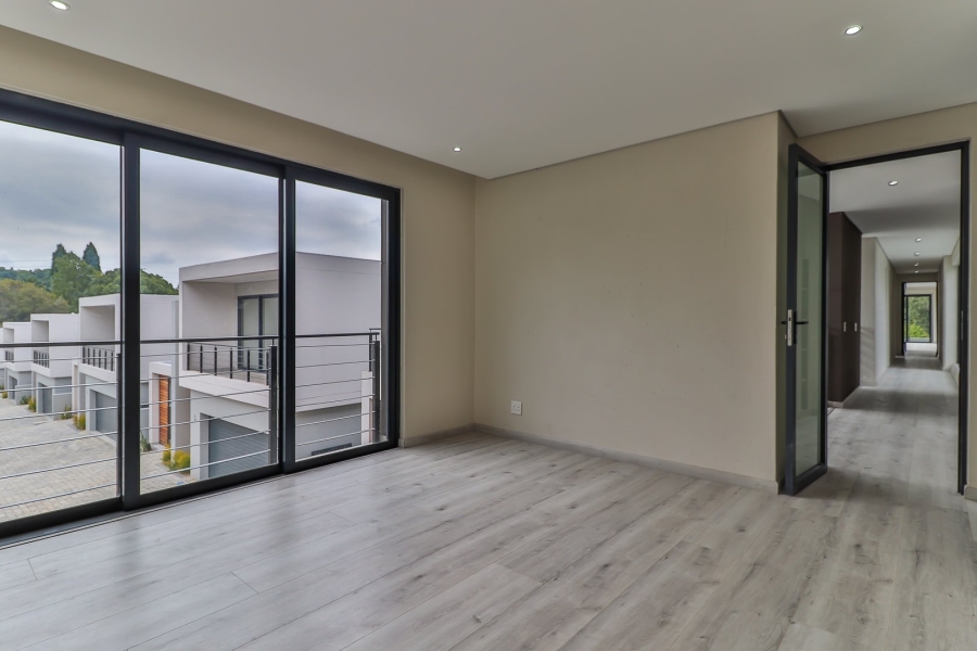 To Let 4 Bedroom Property for Rent in Sandown Gauteng