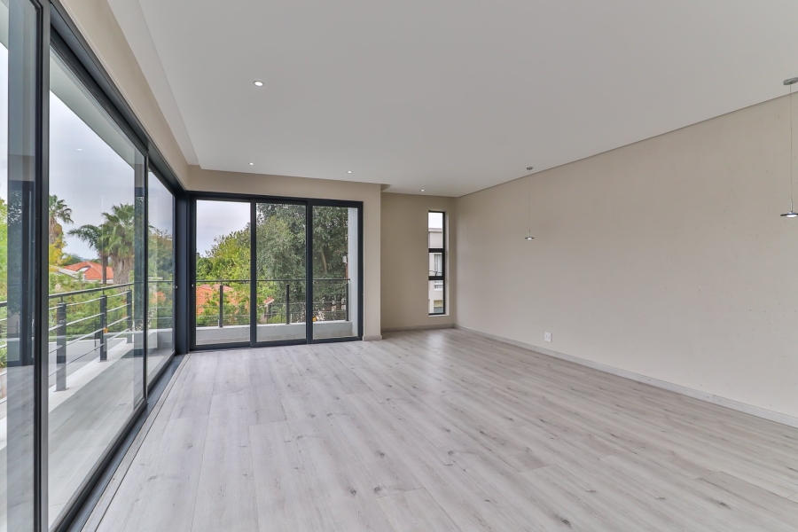 To Let 4 Bedroom Property for Rent in Sandown Gauteng