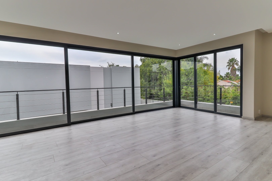 To Let 4 Bedroom Property for Rent in Sandown Gauteng