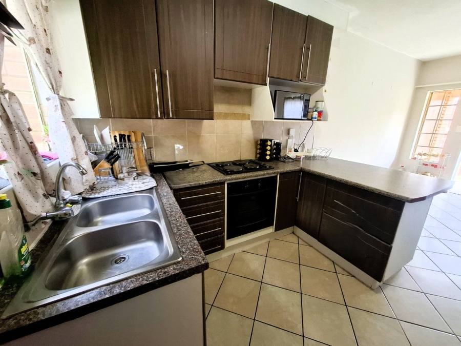 To Let 2 Bedroom Property for Rent in Mooikloof Ridge Gauteng