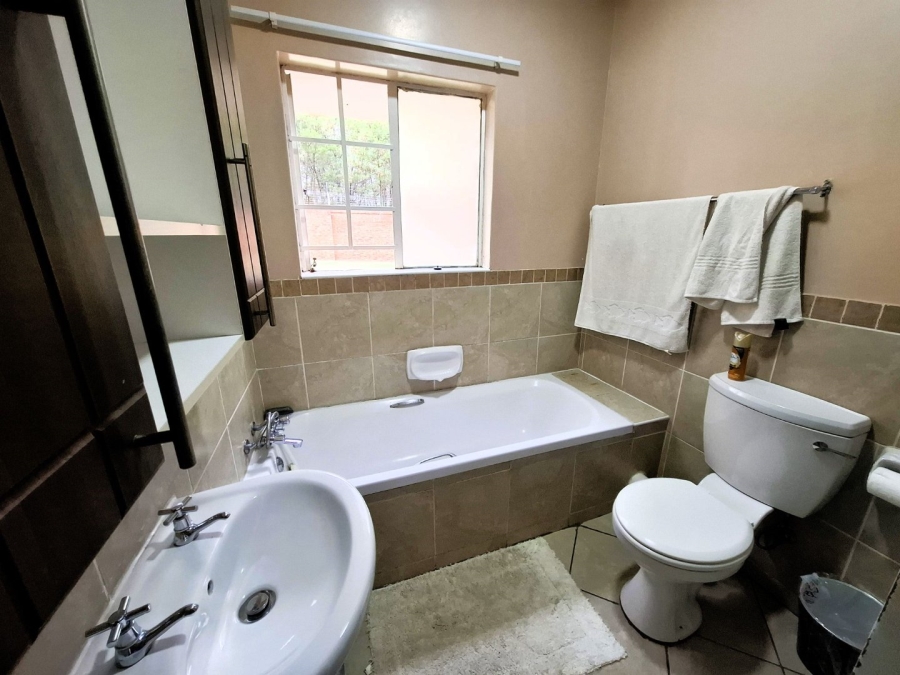 To Let 2 Bedroom Property for Rent in Mooikloof Ridge Gauteng