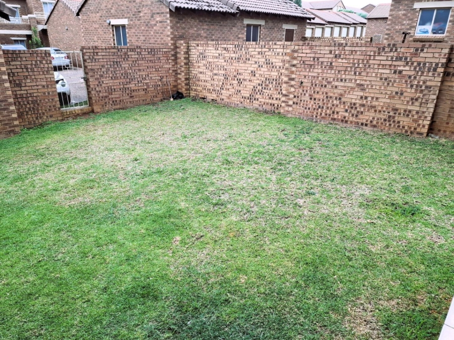 To Let 2 Bedroom Property for Rent in Mooikloof Ridge Gauteng