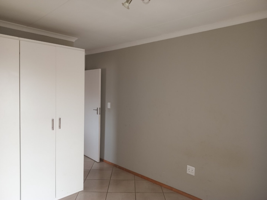 To Let 2 Bedroom Property for Rent in Albertsdal Gauteng
