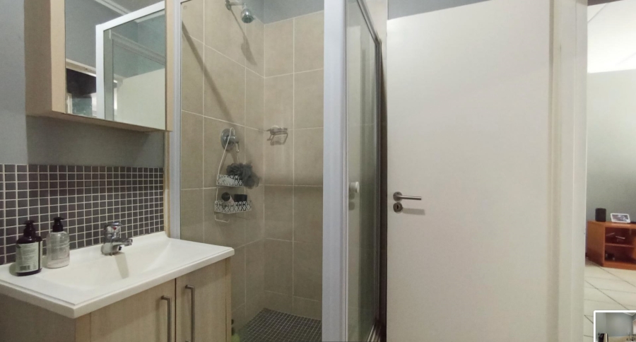 1 Bedroom Property for Sale in Beverley Gauteng