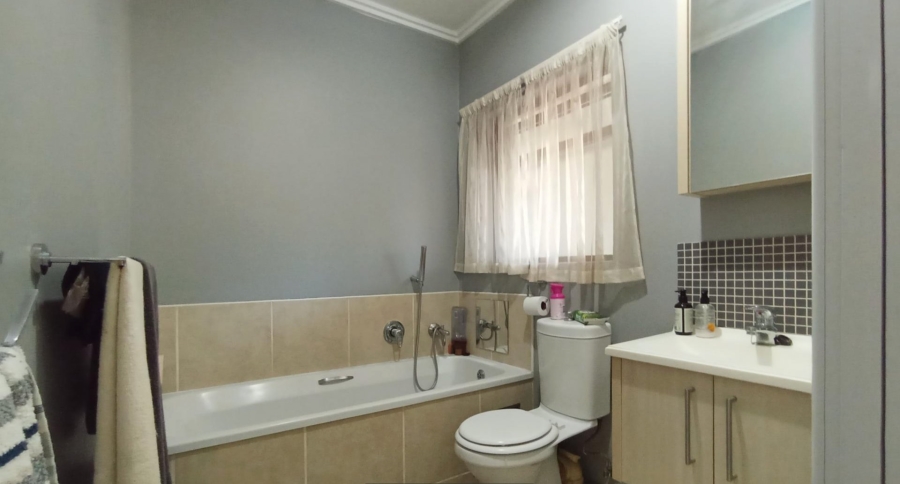 1 Bedroom Property for Sale in Beverley Gauteng