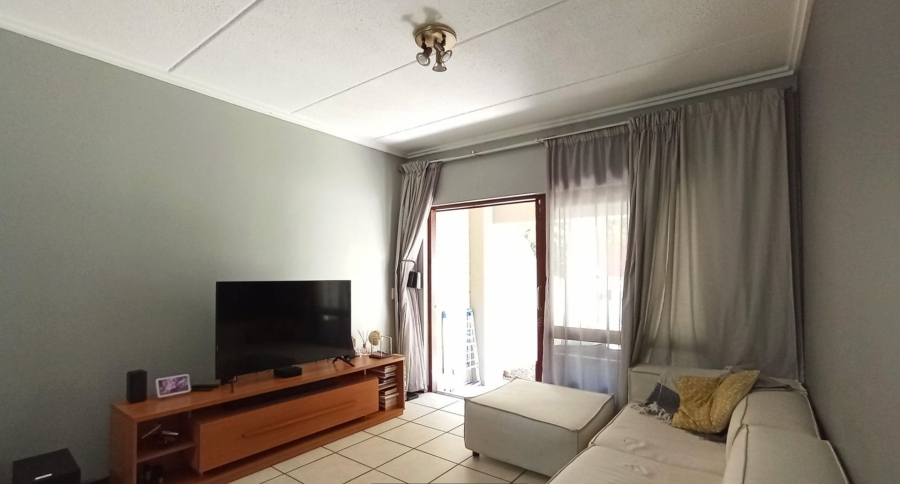 1 Bedroom Property for Sale in Beverley Gauteng