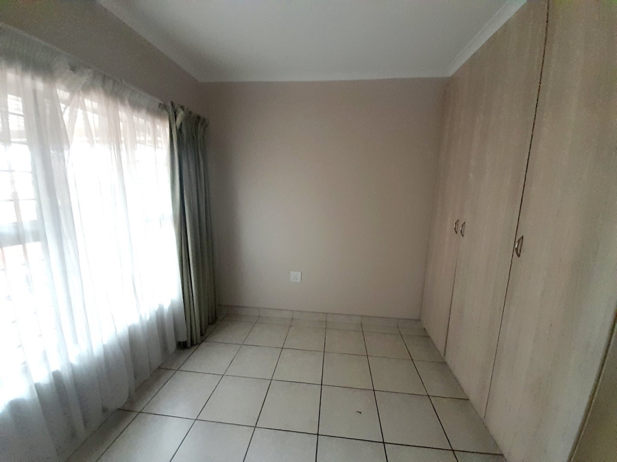 2 Bedroom Property for Sale in Eldoraigne Gauteng