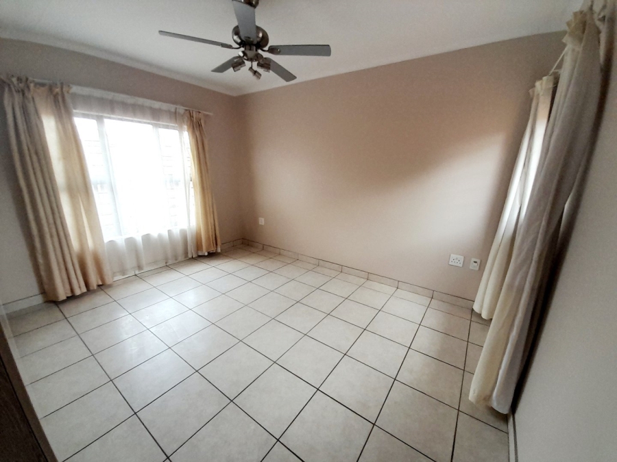 2 Bedroom Property for Sale in Eldoraigne Gauteng