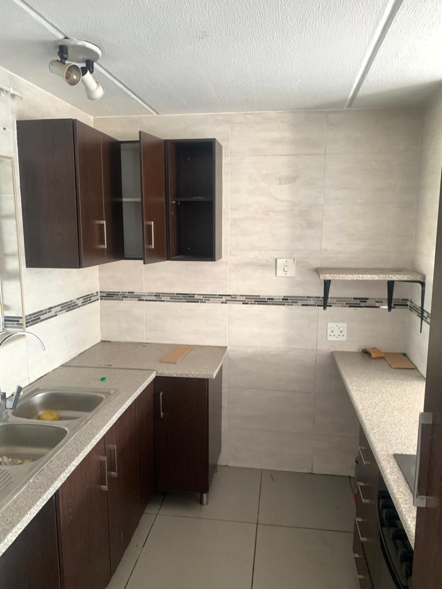 3 Bedroom Property for Sale in Mondeor Gauteng