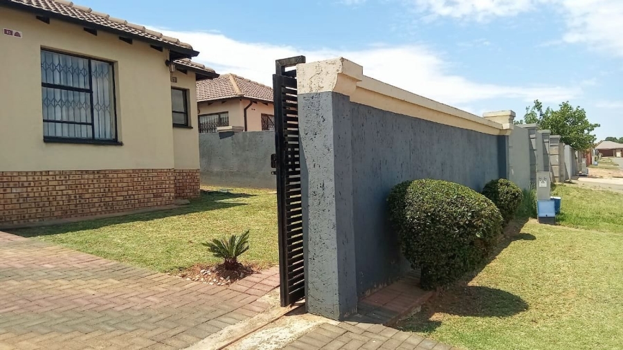 3 Bedroom Property for Sale in Mindalore Gauteng